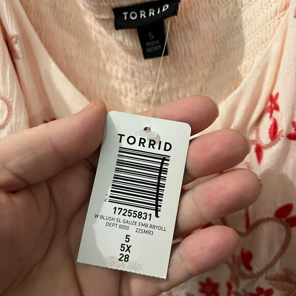 Size 5(5X)(28) - Torrid - NWT - Light Pink and Floral Camisole - Picture 5 of 8